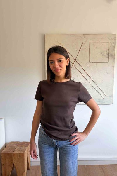Camiseta básica marrón