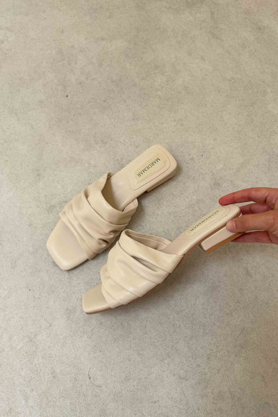 Sandalia fruncida beige