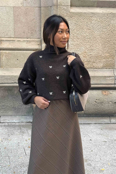 Jersey marrón con lacitos