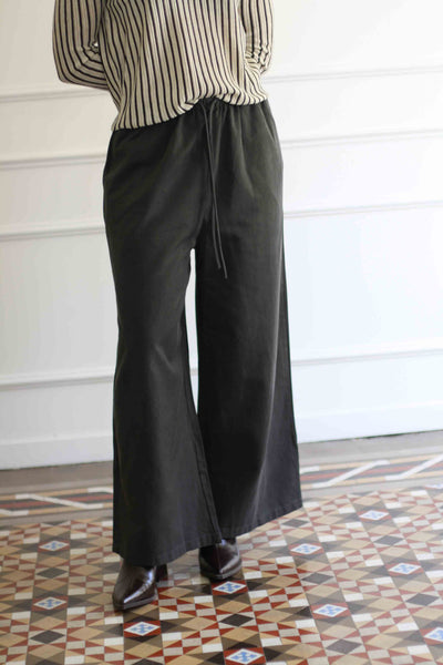 Pantalón ancho gris