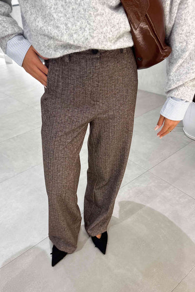 Pantalón de espiga marrón