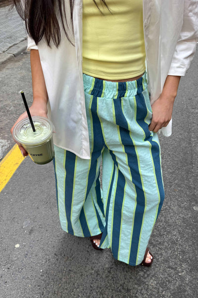 Pantalón ancho de rayas verdes