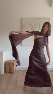 Vestido asimétrico marrón