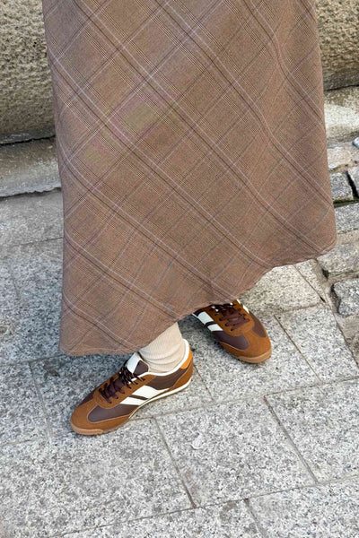 Zapatillas marrones y beige